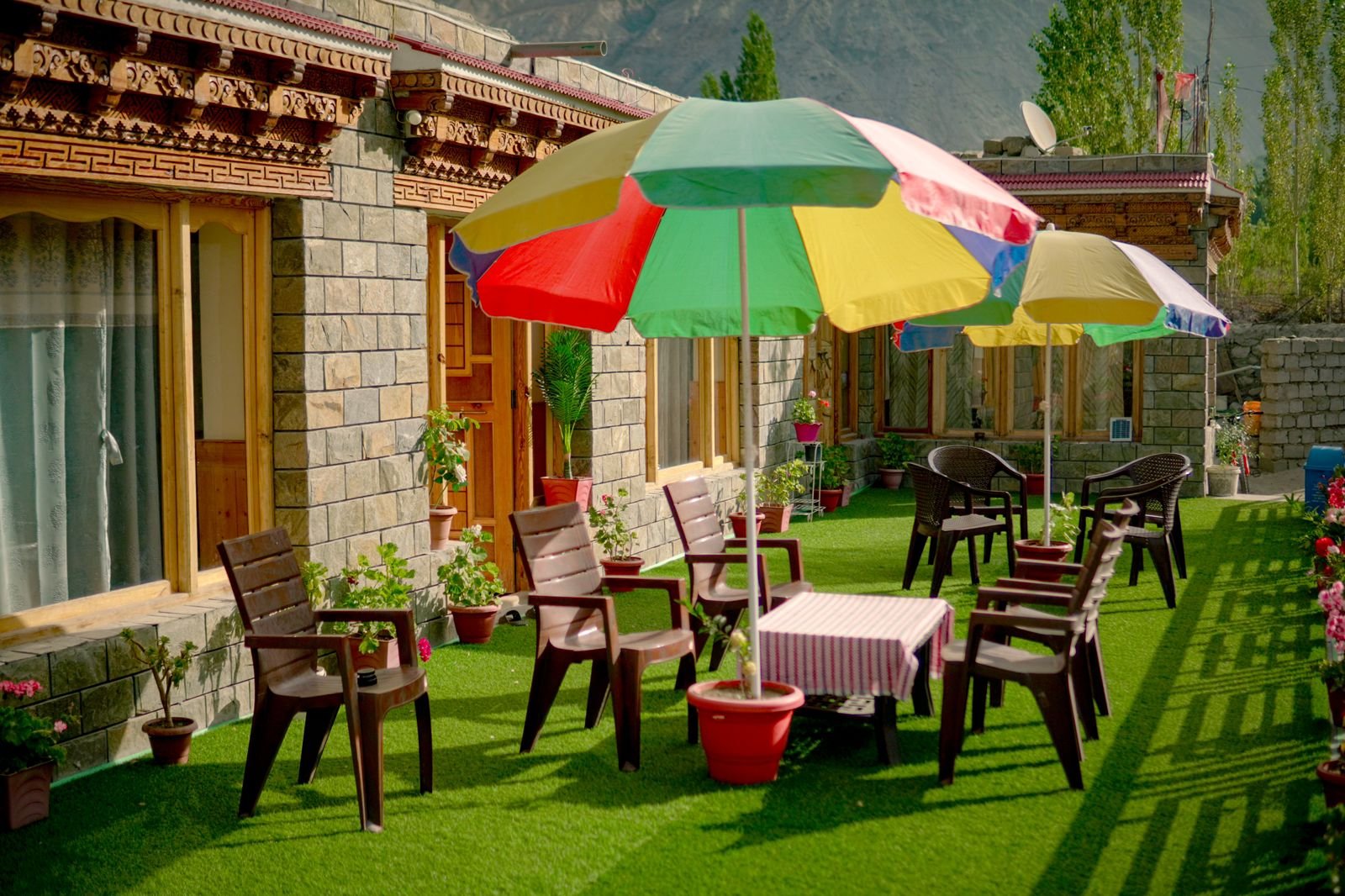 Outdoor lounge at Sumoor Lodge